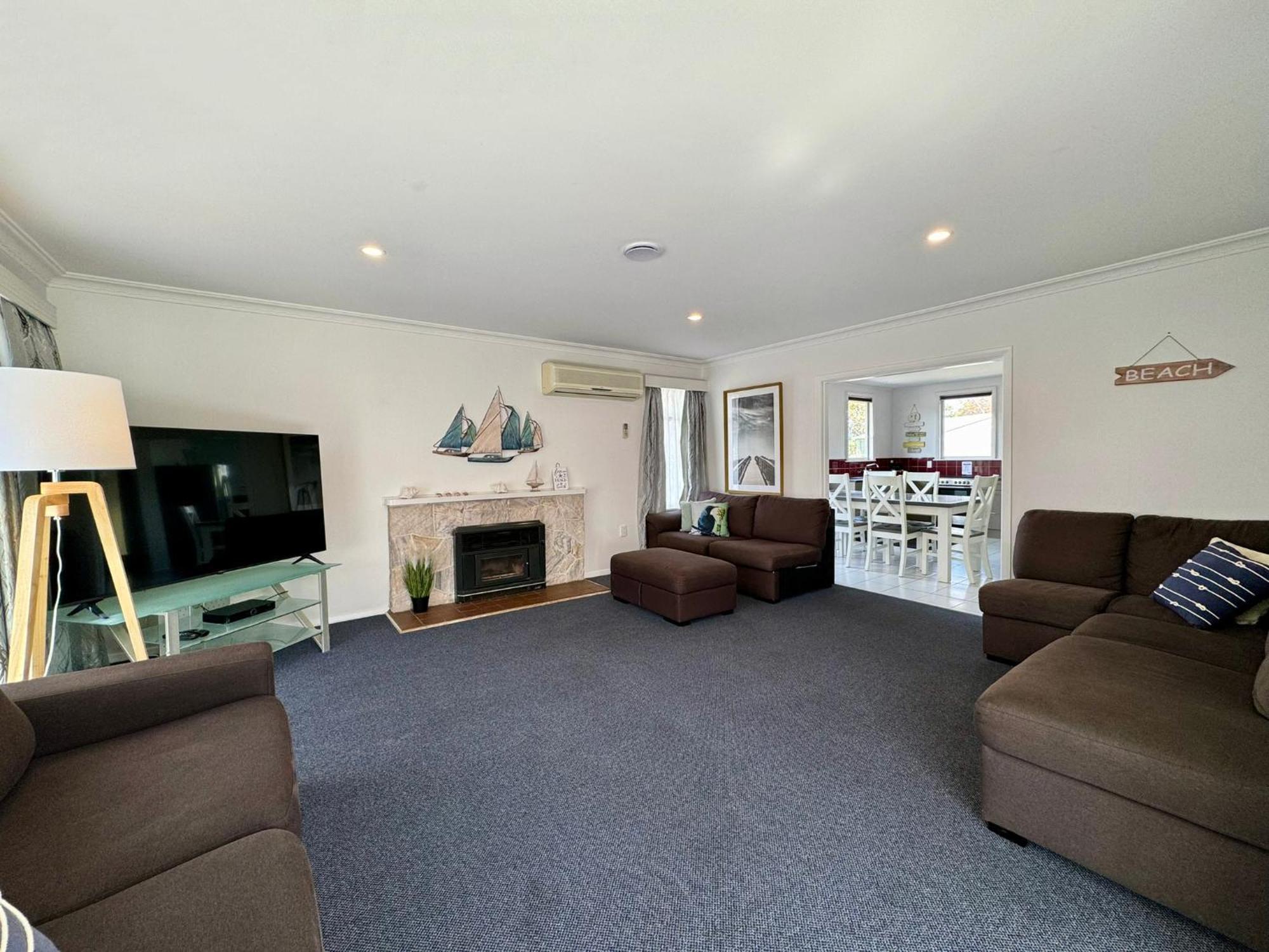 Tahuna Beach Holiday Park Nelson Room photo