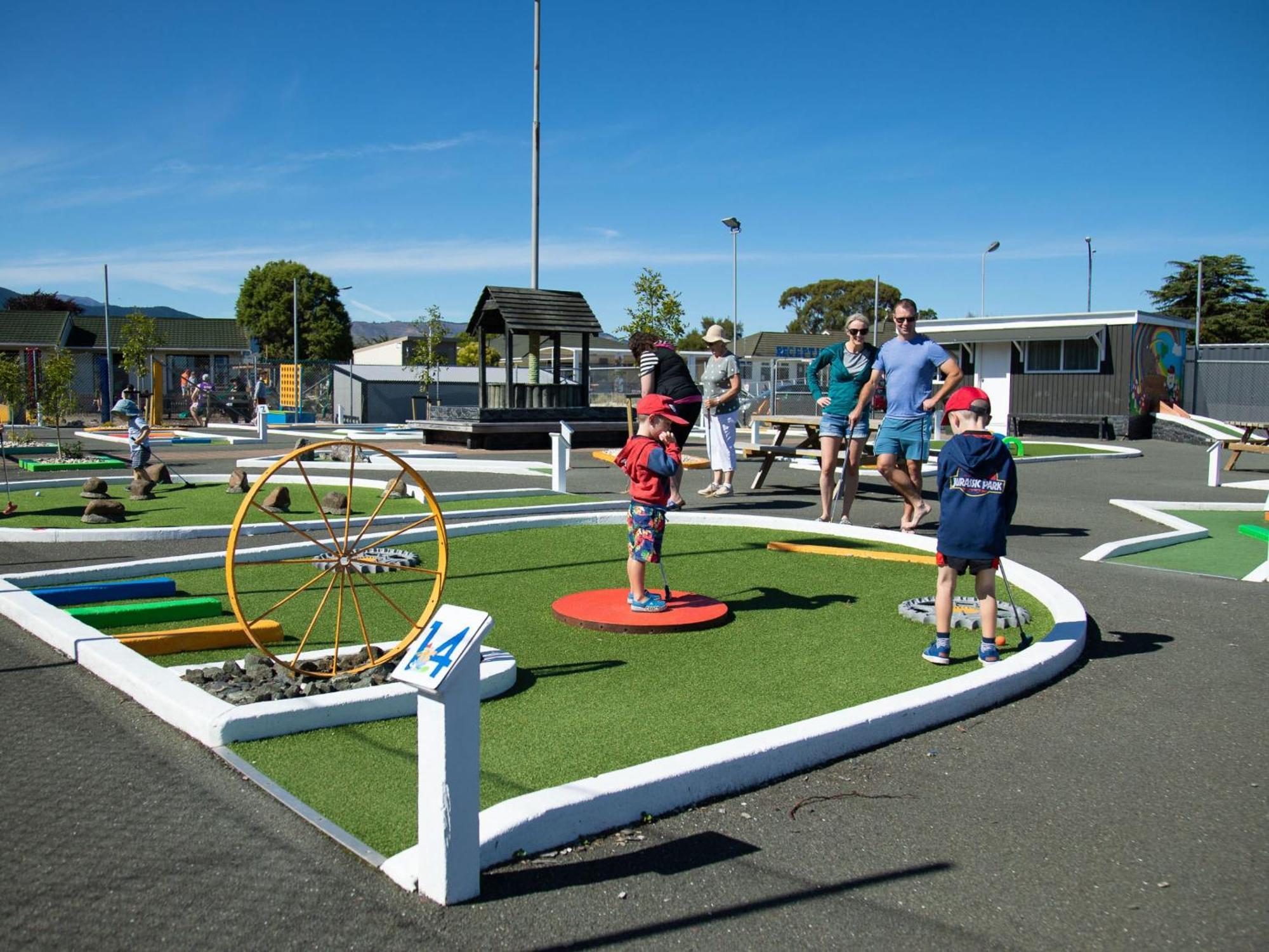 Tahuna Beach Holiday Park Nelson Exterior photo